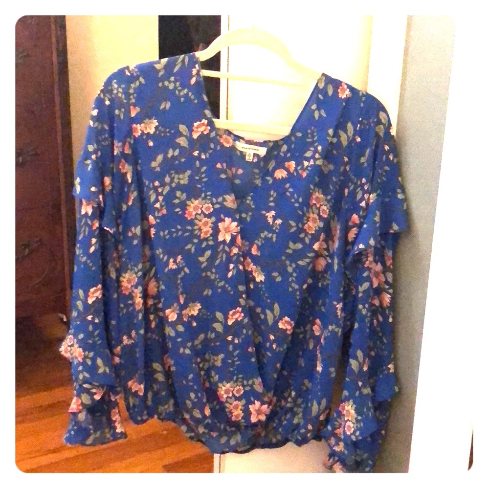 Beautiful Max Studio flowy top